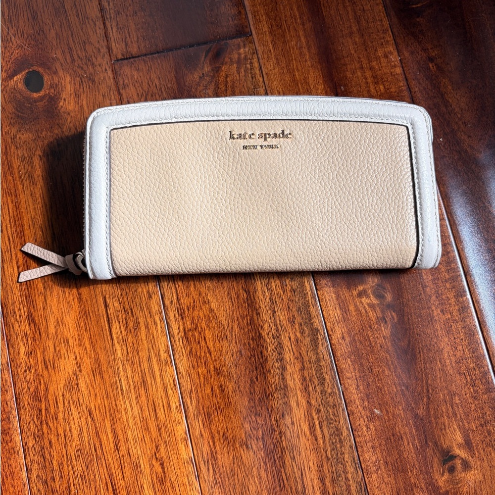 kate spade beige and white pebbled leather zip pouch